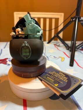 Disney store Mickey Mouse and phineas in doom buggy light up mini figure-NWT